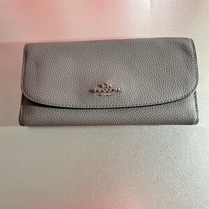 Coach l Women's Grey Checkbook Wallet NWT